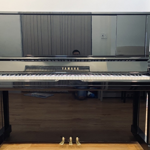 Piano Yamaha UX30A